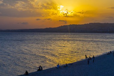 Akdeniz üzerinde resim gibi gün batımı.