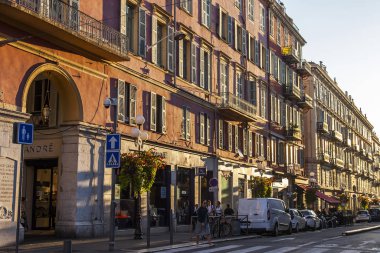 Güzel, Fransa, 10 Ekim 2019. Güzel şehir manzarası. Tarihi gelişim alanındaki Picturesque Caddesi. 
