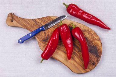 Masada kırmızı biber var.