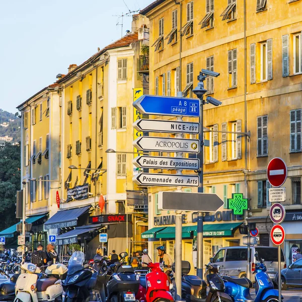 Nice France Octobre 2019 Fonctionnalités Navigation Urbaine Flèches Indiquant Les — Photo