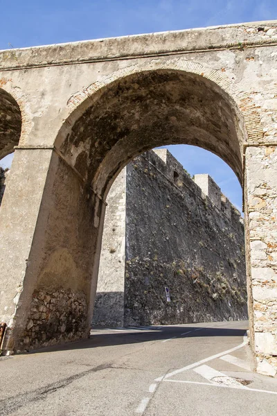 Villefranche Sur Mer Francie Října2019 Stará Pevnostní Zeď Malebná Arkáda — Stock fotografie