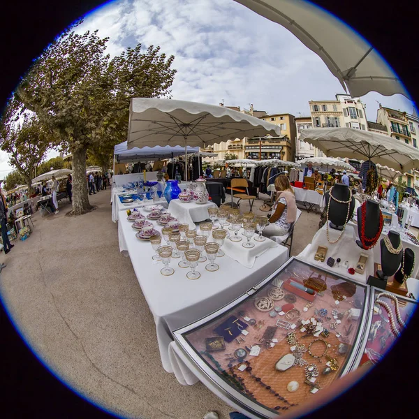 Cannes França Outubro 2019 Uma Variedade Coisas Vintage Balcão Mercado — Fotografia de Stock