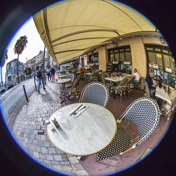 Cannes França Outubro 2019 Mesas Café Rua Tradicional Uma Rua — Fotografia de Stock