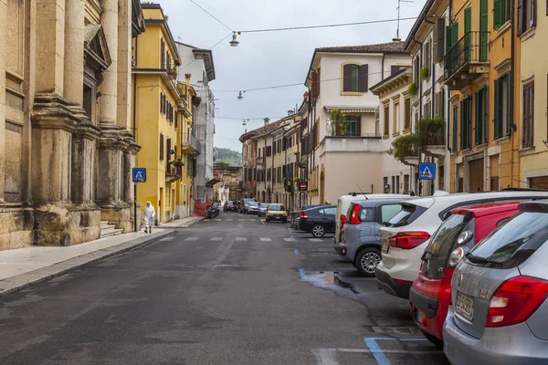 Verona Italia Abril 2019 Hermosa Calle Con Complejo Arquitectónico Tradicional —  Fotos de Stock