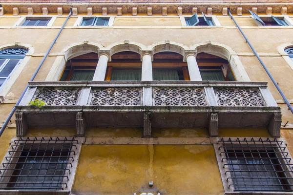 Verona Italien April 2019 Typische Architektonische Details Einer Fassade Des — Stockfoto