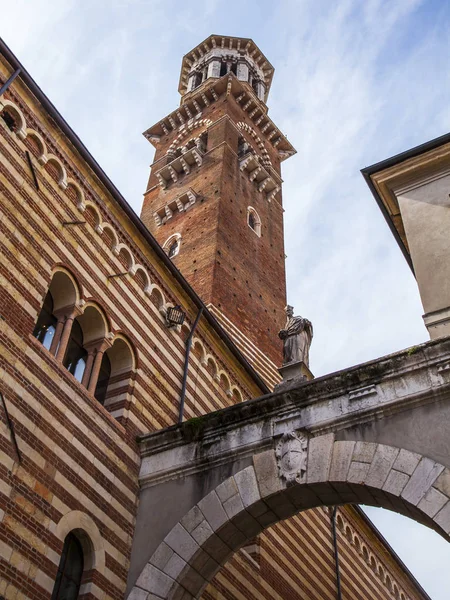 Верона Италия Апреля 2019 Года Фрагмент Архитектурного Комплекса Одной Главных — стоковое фото