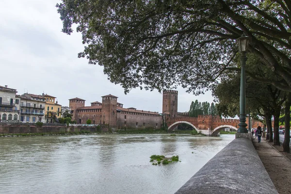 Verona Itálie Dubna 2019 Malebný Panoramatický Výhled Řeku Adige Její — Stock fotografie