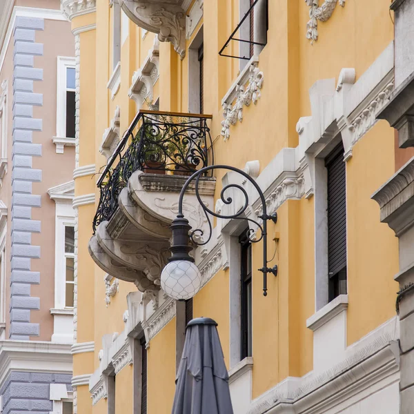 Trieste Talya Ağustos 2019 Eski Şehirdeki Tipik Bir Binanın Cephesinin — Stok fotoğraf