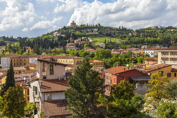 Verona Italië April 2019 Landschappelijk Uitzicht Helling Van Heuvel Aan — Stockfoto