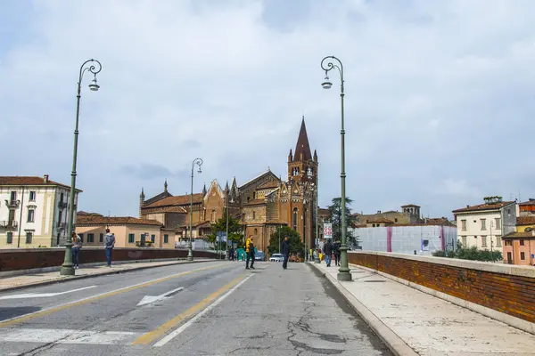 Verona Italy April 2019 Scenic Panoramic View Coast Adige Bridge — 스톡 사진