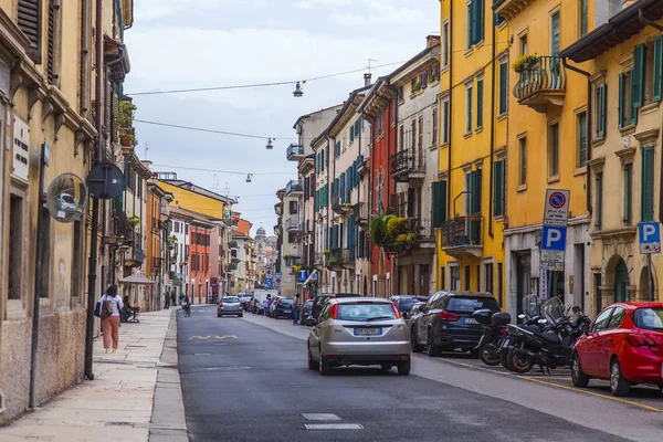 Verona Italy April 2019 Beautiful Street Traditional Architectural Complex — Stock Photo, Image