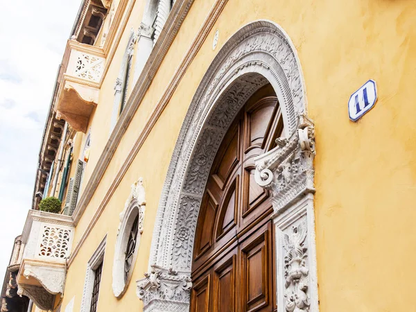 Verona Italy April 2019 Typical Architectural Details Facade Building Old — Stock Photo, Image