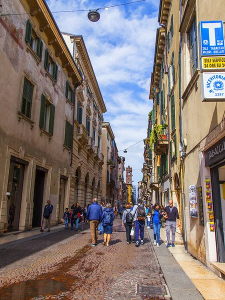 Verona Italia Abril 2019 Hermosa Calle Con Complejo Arquitectónico Tradicional — Foto de Stock