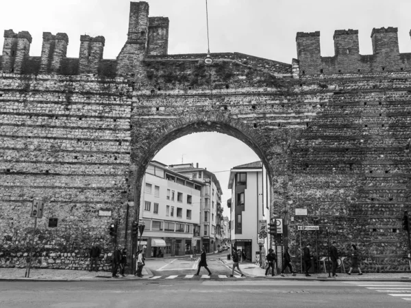 Verona Italia Aprile 2019 Antica Porta Della Città Muro Pietra — Foto Stock