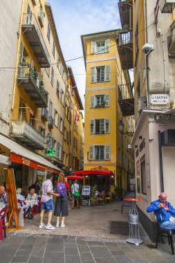 Güzel, Fransa, 8 Ekim 2019. Eski kasabadaki caddenin mimari topluluğunun bir parçası..