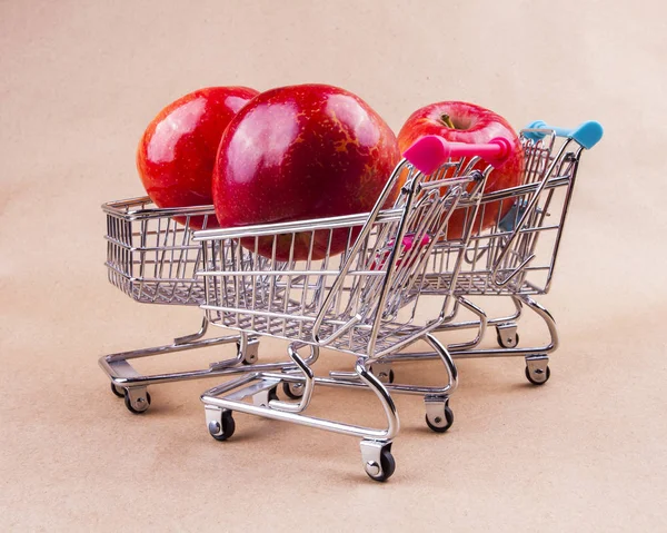Red Ripe Apples Shopping Carts — Stock Photo, Image