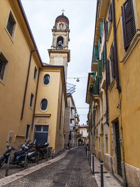 Verona Italy April 2019 Narrow Picturesque Street Old Town Typical — 스톡 사진