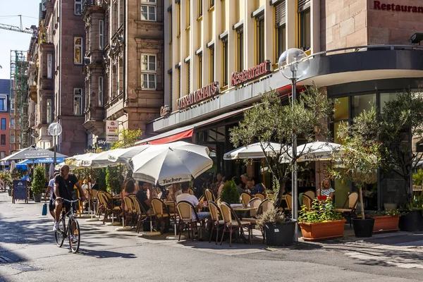 Nürnberg Deutschland August 2018 Schöne Stadtansicht Menschen Essen Und Ruhen — Stockfoto