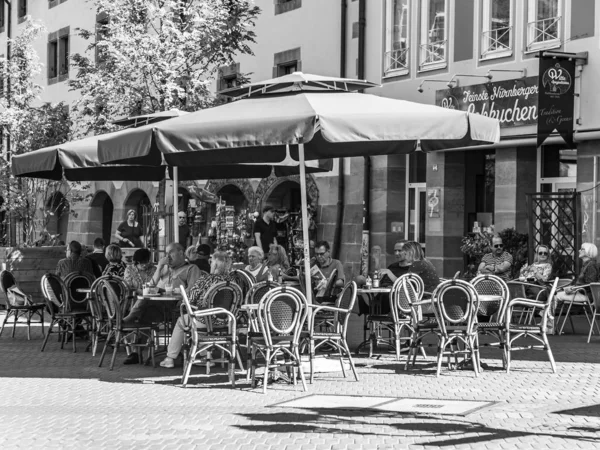 Nuremberg Alemania Agosto 2018 Gente Descansa Cafetería Típica Del Casco — Foto de Stock