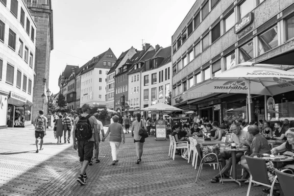 Neurenberg Duitsland Augustus 2018 Mensen Hebben Rust Een Typisch Café — Stockfoto