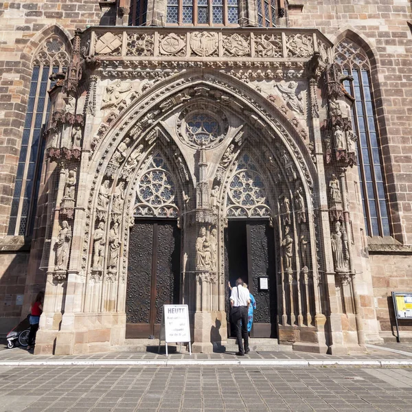 Norymberga Niemcy Sierpnia 2018 Kościół Matki Boskiej Fragment Architektoniczny Fasady — Zdjęcie stockowe