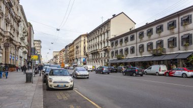 Milan, İtalya, 12 Şubat 2020. Tarihi bir binada tipik şehir manzarası.