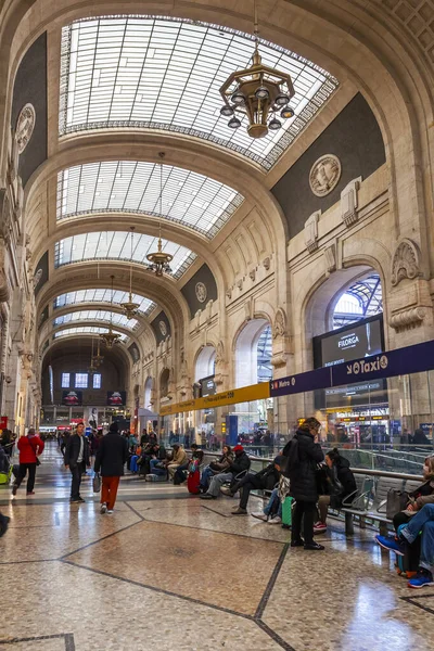 Milán Italia Febrero 2020 Interior Sala Pasajeros Estación Tren Milano — Foto de Stock