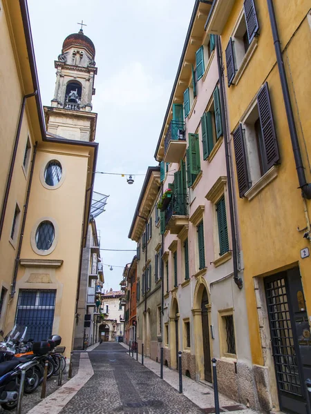 Verona Itália Abril 2019 Rua Estreita Pitoresca Cidade Velha Linha — Fotografia de Stock