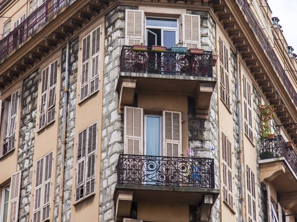 Nice Francja Października 2019 Typowa Architektura Regionu Prowansji Fragment Elewacji — Zdjęcie stockowe
