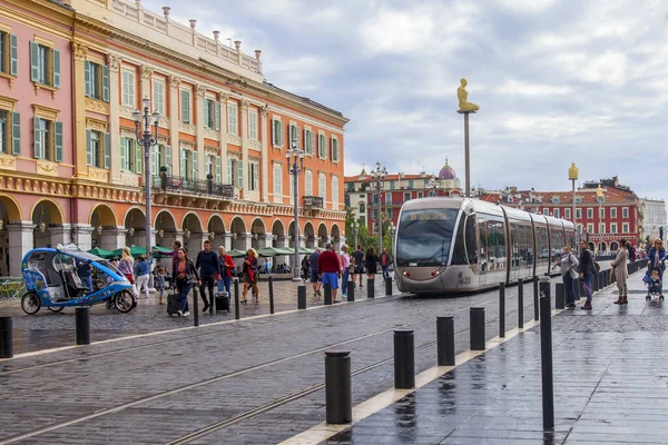 Pěkné Francie Října2019 Pohled Město Moderní Tramvaj Vede Hlavní Ulici — Stock fotografie