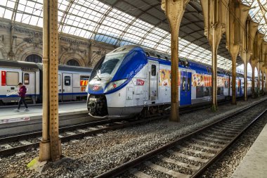 Güzel, Fransa, 12 Ekim 2019. Gare de Nice Tren İstasyonu Perronları