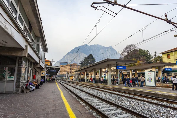 Lecco Febbraio 2020 Piattaforma Della Stazione Ferroviaria — Foto Stock