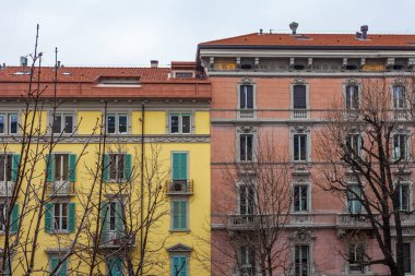 Bergamo, İtalya, 16 Şubat 2020. Tarihi bir binadaki tipik mimari detaylar