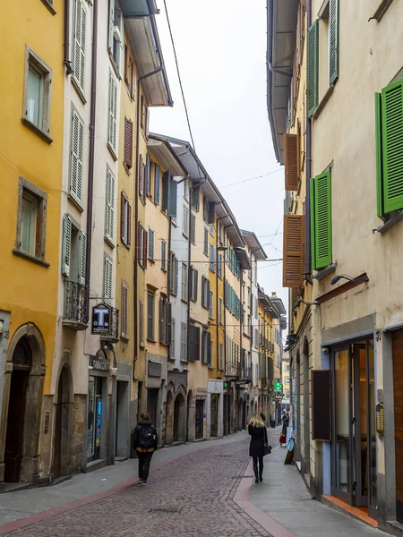 Bergamo Itália Fevereiro 2020 Rua Estreita Pitoresca Cidade Baixa Citta — Fotografia de Stock