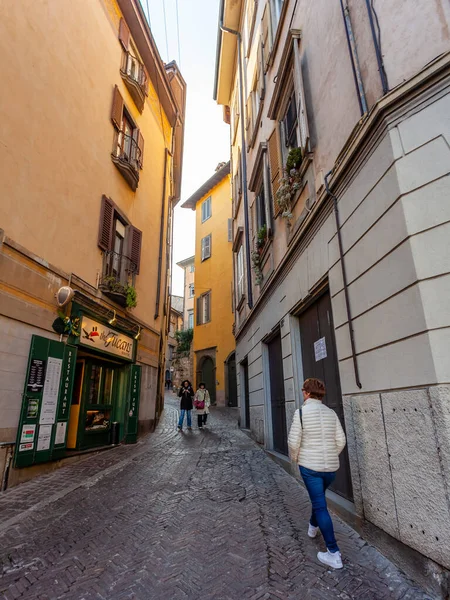 Bergamo Italië Februari 2020 Schilderachtige Smalle Straat Bovenstad Citta Alta — Stockfoto