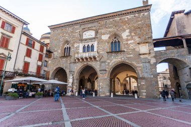 Bergamo, İtalya, 16 Şubat 2020. Yukarı Kentte Manzaralı Şehir Görünümü (Citta Alta).