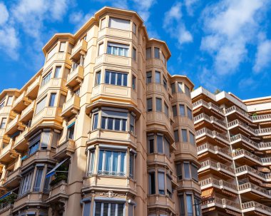 Monte Carlo, Monako, 13 Ekim 2020. Şehir manzaralı. Çok katlı binalar.