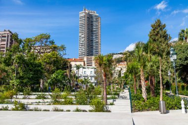 Monte Carlo, Monako, 13 Ekim 2019. Güneşli havada güzel şehir manzarası. Tipik mimari kıyafet..