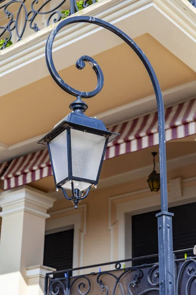 Monte Carlo, Monako, 13 Ekim 2019. Güzel sokak lambası