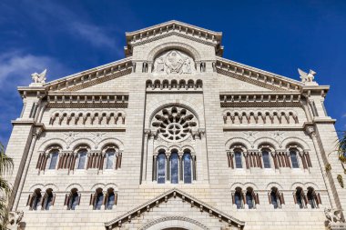 Monte-CARLO, Monako, 10 Ekim 2019. Bir katedralin mimari detayları (Aziz Nikolay Katedrali)