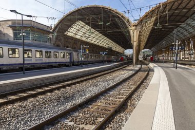 Güzel, Fransa, 12 Ekim 2019. Gare de Nice Tren İstasyonu Perronları