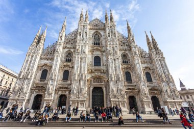Milan, İtalya, 12 Şubat 2020. Şehrin ilgi odağı katedraldir (İtalyanca: Duomo di Milano veya Cattedrale di Santa Maria Nascente).