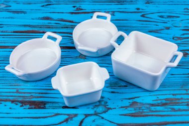 Japon mutfağı için tabaklar, Japon mutfağı için düz tabaklar, düz yatak.