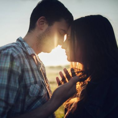 günbatımı şehvetli genç Çift