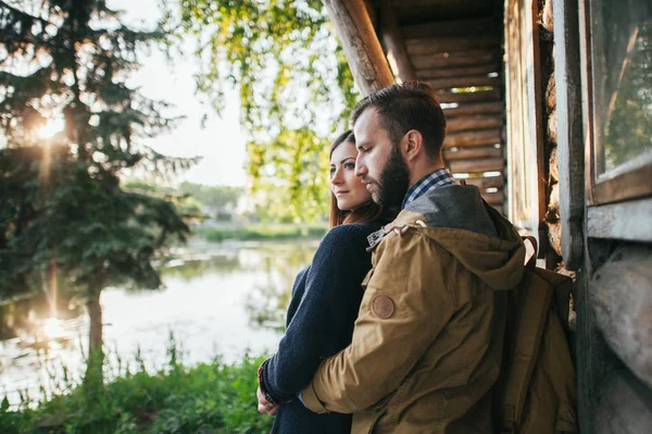 Romantický pár objímání — Stock fotografie