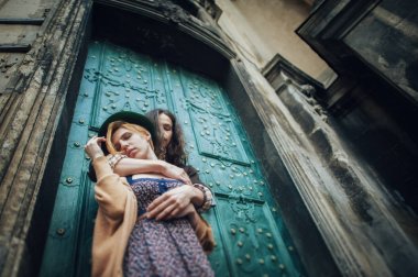 erkek sensually sarılma kadın