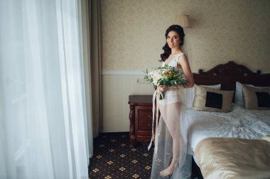 buket çiçek otel odasında ile güzel gelin