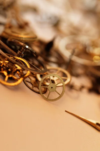Detalle de piezas de reloj para restauración — Foto de Stock