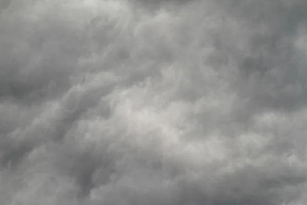 Donkere stormwolken — Stockfoto