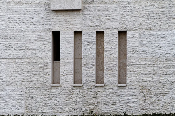 Paisaje urbano - ventanas pequeñas — Foto de Stock